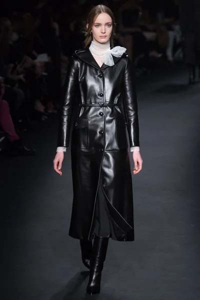 Look 34